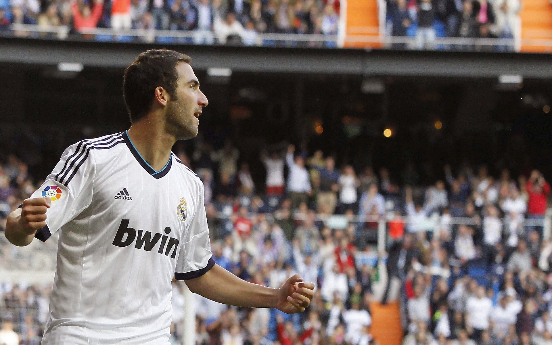 苏格兰橄榄球赛事转播权不断升值，吸引国际资本，苏格兰投棒比赛